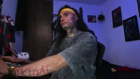 leopmonk help me reach 100 thumbs up online show from 12.22.25