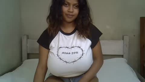 Snapshot of rywanna chatting on 03.28.26 rywanna online show from 03.28.26