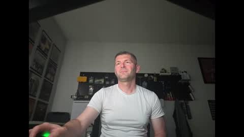 Snapshot of s1y_fox chatting on 06.15.26 s1y_fox online show from 06.15.26
