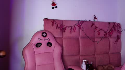 Snapshot of s_samanthax chatting on 12.19.24 Samantha online show from 12.19.24