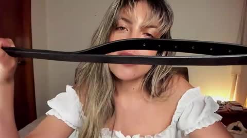 Leslie Beltrn online show from 02.20.25