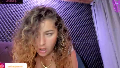 Snapshot of saara__queen chatting on 12.27.24 saara__queen online show from 12.27.24