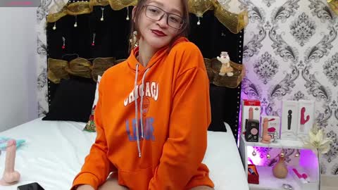 Saara Brown online show from 12.22.24