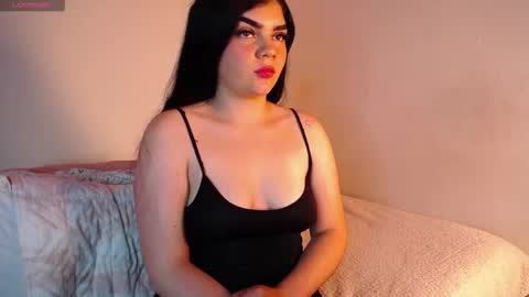 Snapshot of saaraaah_ chatting on 11.19.25 saaraaah_ online show from 11.19.25