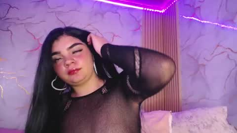 Snapshot of saaraaah_ chatting on 11.28.25 saaraaah_ online show from 11.28.25