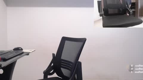 Snapshot of saat_hiel chatting on 12.26.24 Saat online show from 12.26.24