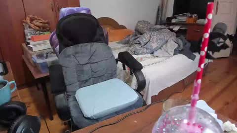 1141323  my Lord Mister Max   moms treasure online show from 01.19.25
