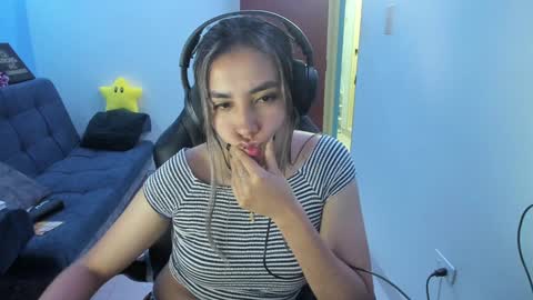 Snapshot of sabrina_chester_02 chatting on 12.06.24 Angie  online show from 12.06.24