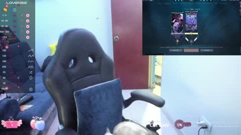 Snapshot of sabrina_chester_02 chatting on 12.11.24 Angie  online show from 12.11.24