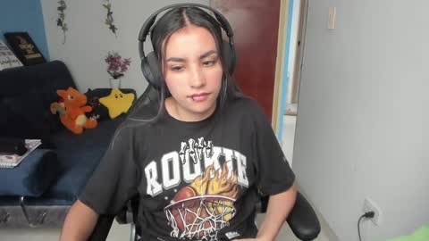 Snapshot of sabrina_chester_02 chatting on 01.10.25 Angie  online show from 01.10.25