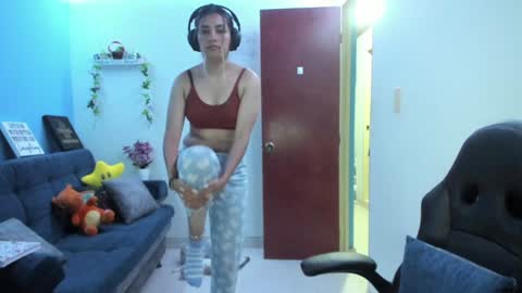 Snapshot of sabrina_chester_02 chatting on 02.06.25 Angie  online show from 02.06.25