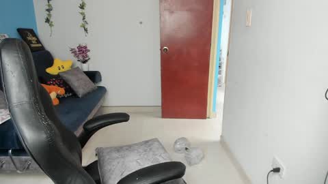 Snapshot of sabrina_chester_02 chatting on 02.08.25 Angie  online show from 02.08.25