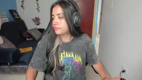 Snapshot of sabrina_chester_02 chatting on 02.17.25 Angie  online show from 02.17.25