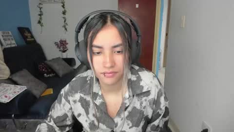 Snapshot of sabrina_chester_02 chatting on 02.22.25 Angie  online show from 02.22.25