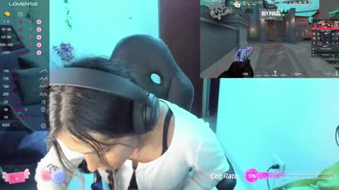 Snapshot of sabrina_chester_02 chatting on 03.06.25 Angie  online show from 03.06.25