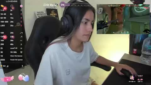 Snapshot of sabrina_chester_02 chatting on 10.09.25 Angie  online show from 10.09.25