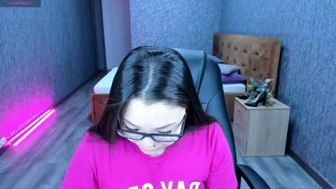 GMT7TueWedThuFriSatSun 0100am-0700am online show from 12.08.24