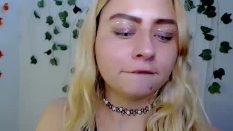 Snapshot of sabrinaexpositoxx chatting on 03.02.25 SABRI online show from 03.02.25