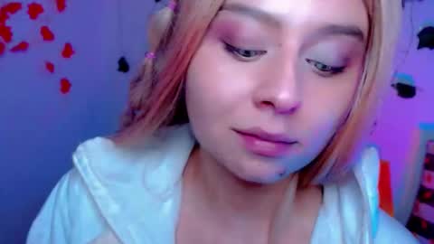 Snapshot of sabrinaexpositoxx chatting on 03.09.25 SABRI online show from 03.09.25