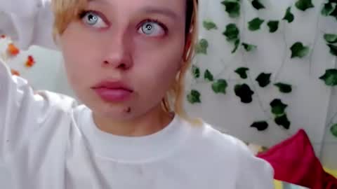 Snapshot of sabrinaexpositoxx chatting on 03.12.25 SABRI online show from 03.12.25