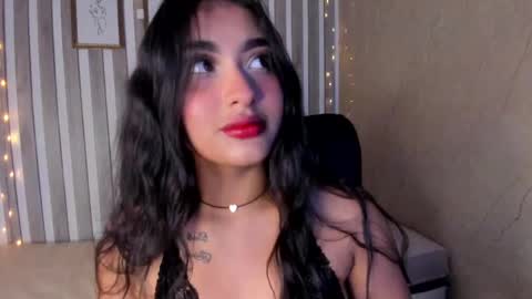 mariana  online show from 02.11.25
