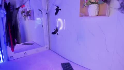 Snapshot of sabrinahims_ chatting on 10.28.25 mariana  online show from 10.28.25