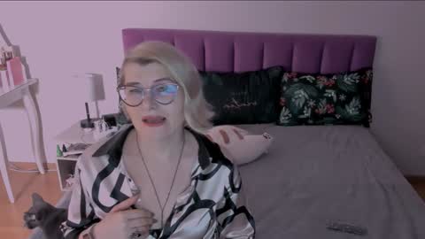Sabrina MacMarren online show from 12.16.24