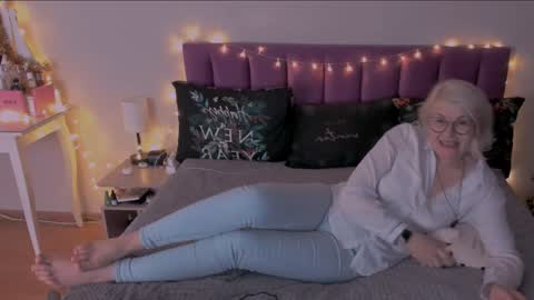 Sabrina MacMarren online show from 12.22.24