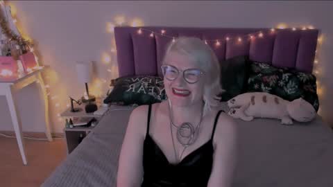 Sabrina MacMarren online show from 12.24.24