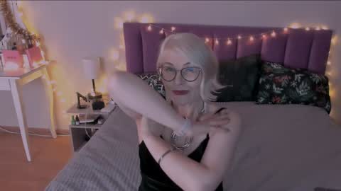 Sabrina MacMarren online show from 12.24.24
