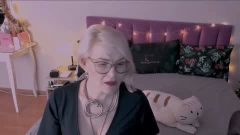 Sabrina MacMarren online show from 12.28.24