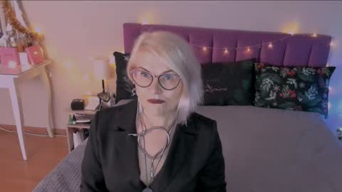 Sabrina MacMarren online show from 12.29.24
