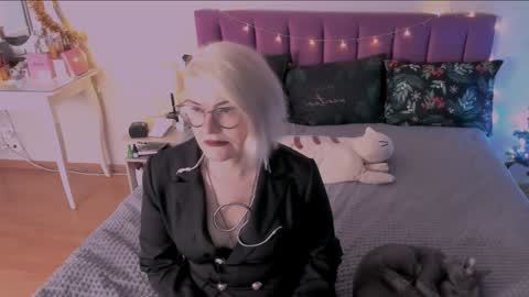 Sabrina MacMarren online show from 12.29.24
