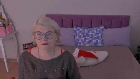 Sabrina MacMarren online show from 01.08.25
