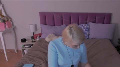 Sabrina MacMarren online show from 01.15.25