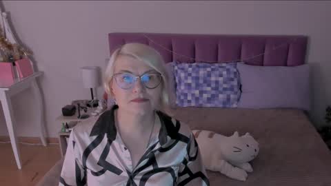 Sabrina MacMarren online show from 01.16.25
