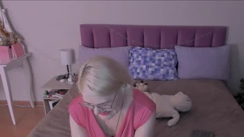 Sabrina MacMarren online show from 01.17.25
