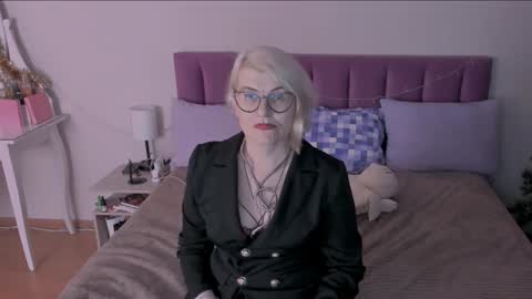 Sabrina MacMarren online show from 01.17.25