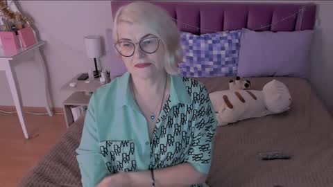 Sabrina MacMarren online show from 01.19.25