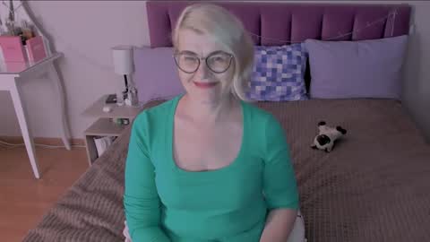 Sabrina MacMarren online show from 01.20.25