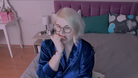Sabrina MacMarren online show from 01.21.25