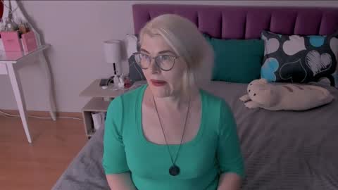 Sabrina MacMarren online show from 01.22.25