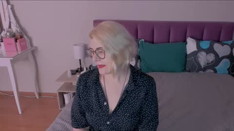 Sabrina MacMarren online show from 01.25.25