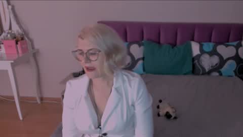 Sabrina MacMarren online show from 01.27.25