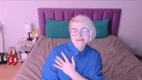 Sabrina MacMarren online show from 10.24.25