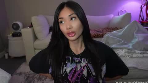 Snapshot of sabrinasarcade chatting on 10.25.25 Sabrina online show from 10.25.25