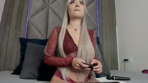 S A B R I N A  online show from 01.16.25