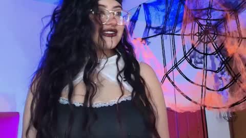 Snapshot of sabrinav_ chatting on 10.20.25 Sabrina online show from 10.20.25