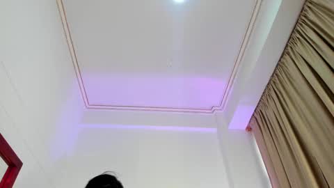 Sabrina Warren online show from 02.20.25