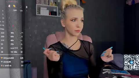 Snapshot of sabrinkaa chatting on 06.18.26 Sabi Ryder new acc online show from 06.18.26